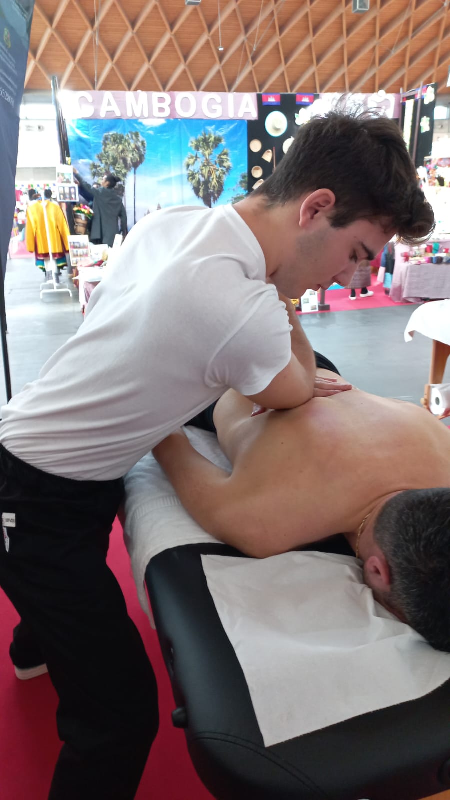 Luca Bertani massaggiatore professionista, massaggio decontratturante